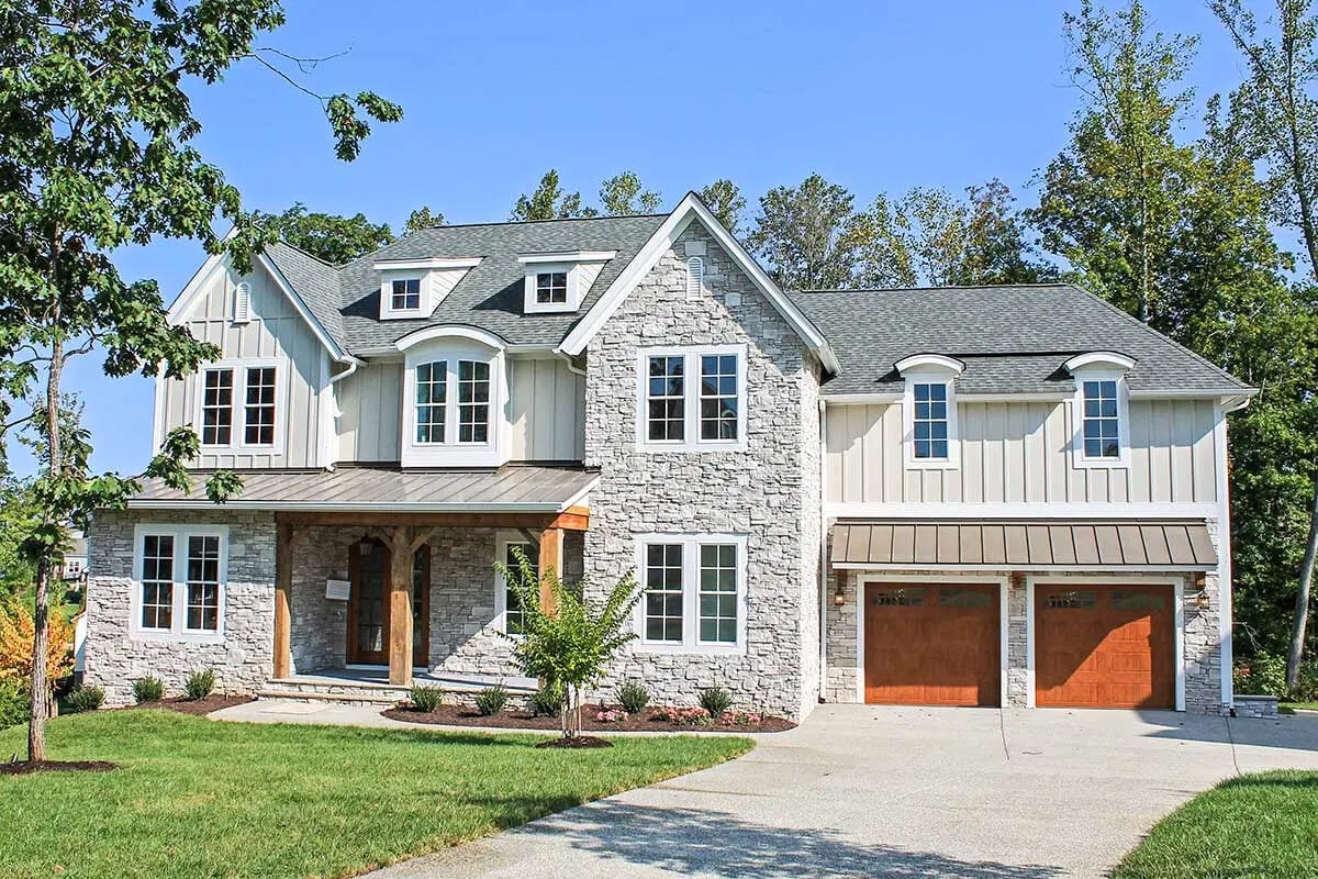 New American-Style 4-Bedroom Home with Jack & Jill Bathroom and Wet Bar (Floor Plan)