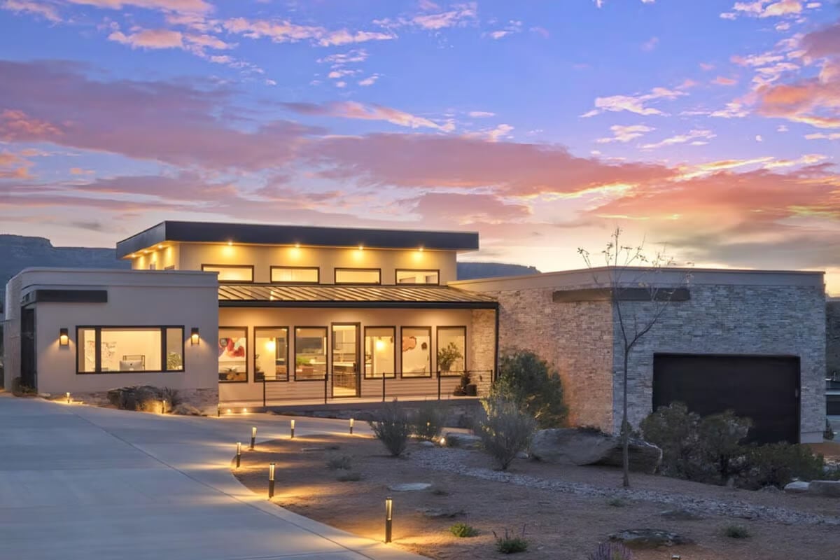 Contemporary-Style 4-Bedroom Ranch with Wet Bar and Covered Patio (Floor Plan)