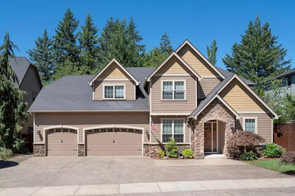 4-Bedroom Fairford Craftsman Home with Open Living Space and Balcony (Floor Plan)