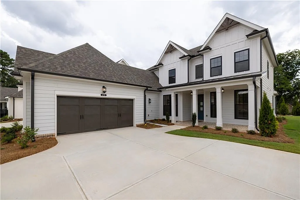 Craftsman-Style 4-Bedroom Home with Covered Patio and 2-Car Garage