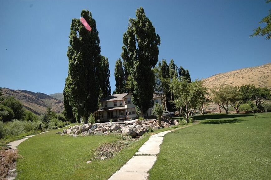 The current image has no alternative text. The file name is: 1083px-House_in_Unionville_Nevada.jpg