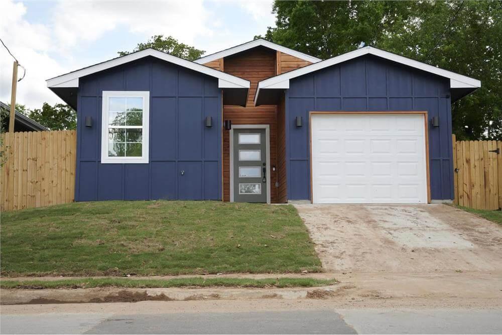 Check Out the Bold Blue Facade on This Contemporary Bungalow
