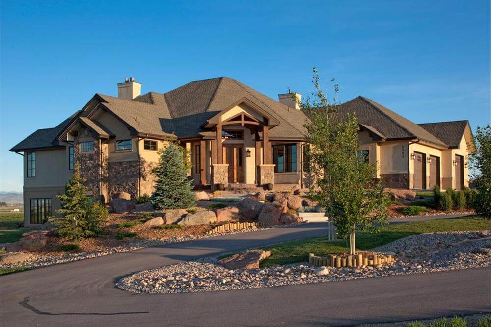 Western-Style 4-Bedroom Craftsman Home with Wet Bar and Covered Patio (Floor Plan)