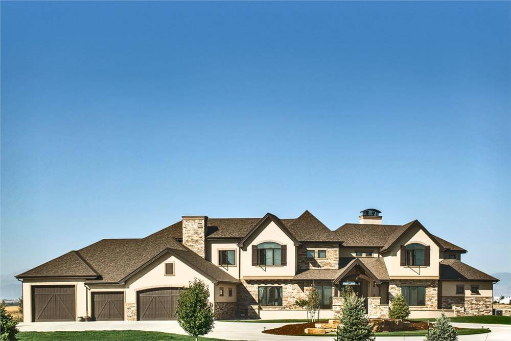 4-Bedroom Luxury Traditional Home with Balcony and Lower Level Expansion (Floor Plan)