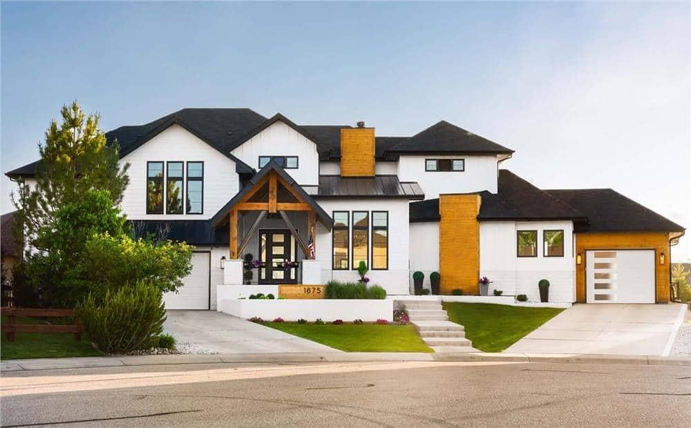 Contemporary Home with Striking Yellow Brick Accents