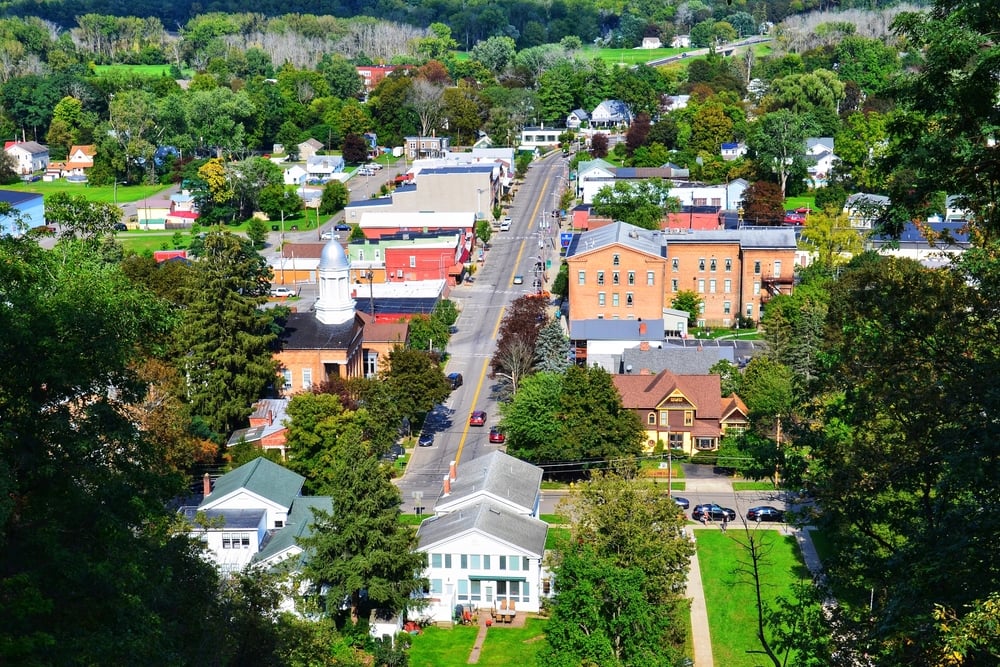 10 Secluded Towns in the Central New York Finger Lakes Plateau Offer Peaceful Retreats