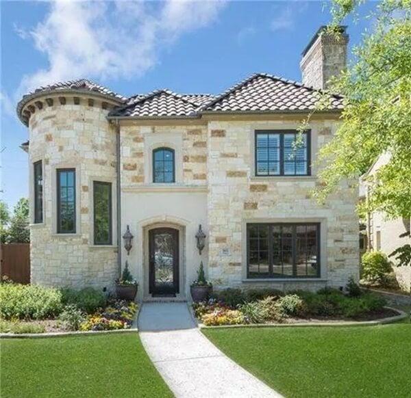 Charming Stone Facade with a Distinctive Turret Design