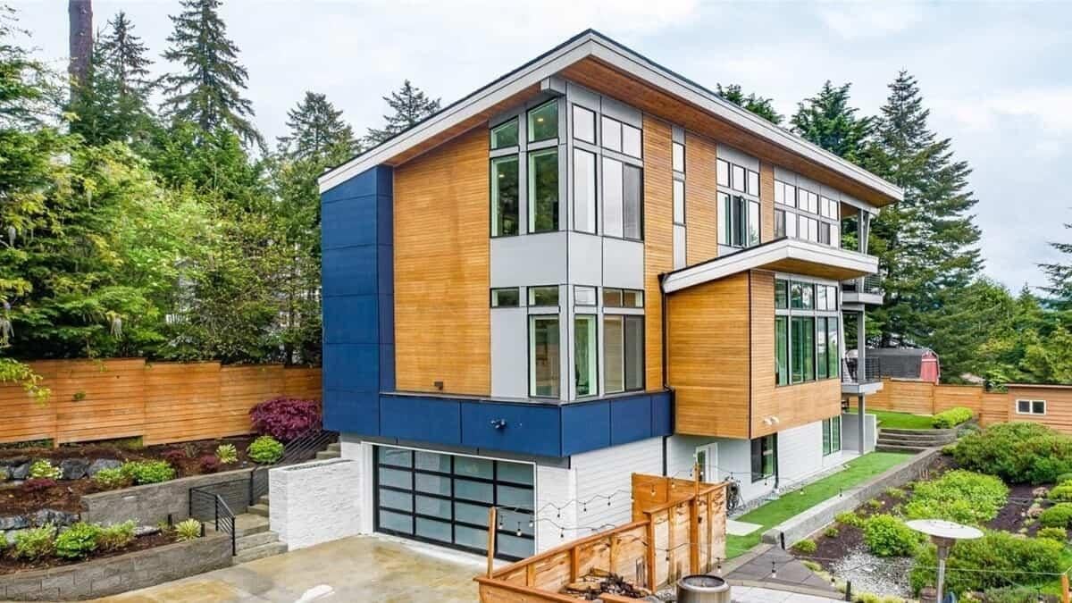 Striking Modern Home with Bold Blue Accents and Expansive Windows
