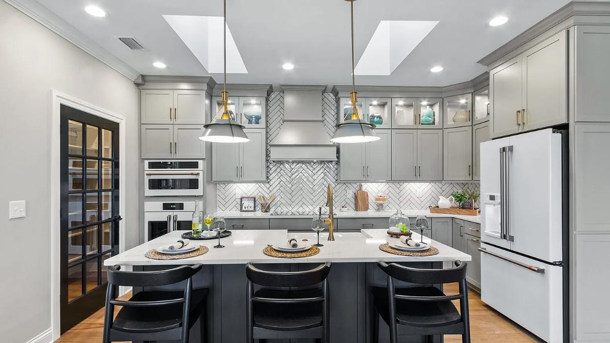 3-Bedroom Modern Home with Courtyard Patio and 2-Car Garage (2,827 Sq. Ft. Floor Plan)