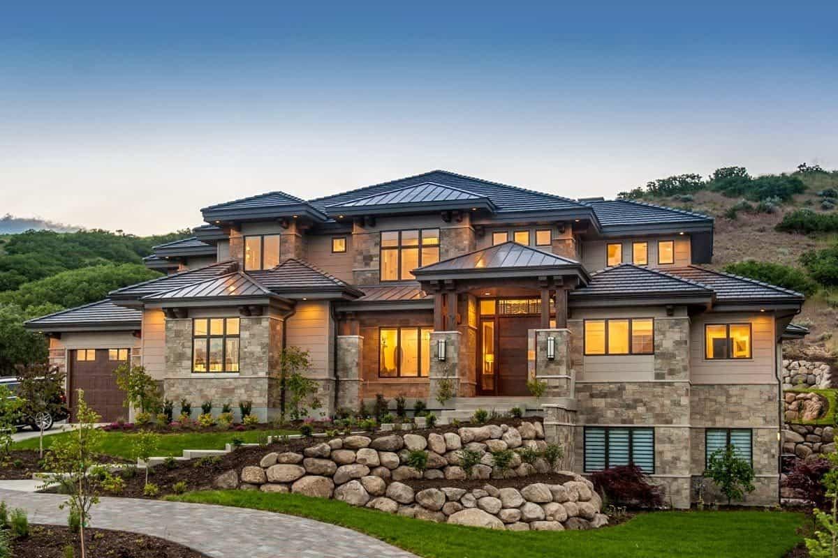 Check Out the Striking Rooflines of This Modern Prairie Home