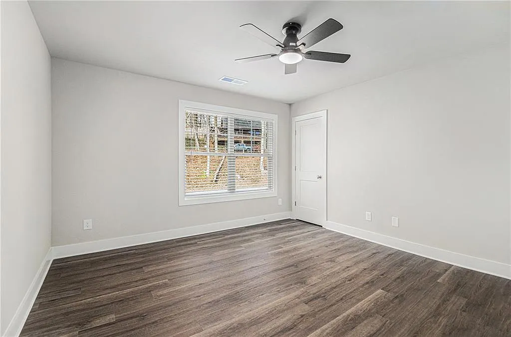 Traditional 3-Bedroom Cape Cod Home with Balcony and Unfinished Basement