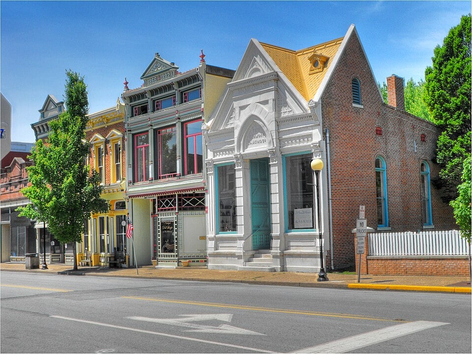 20 of the Best Small Towns in the Midwest USA for Antique Shopping ...