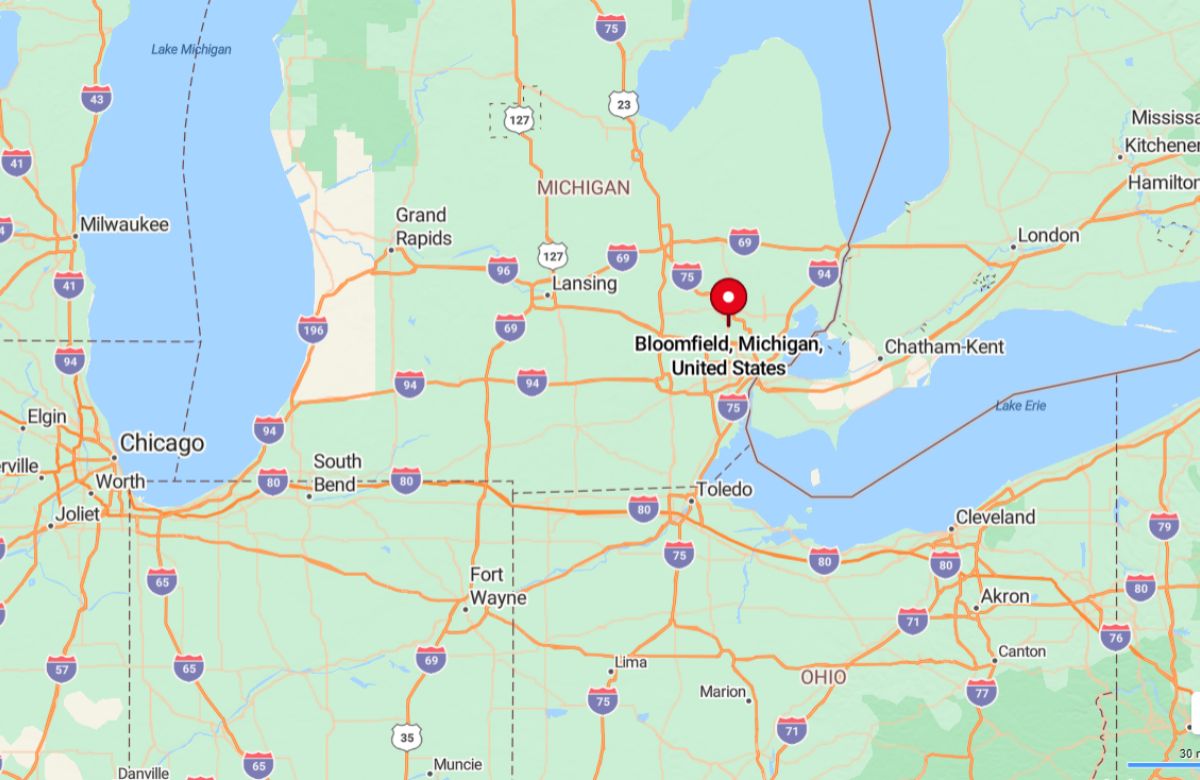 Bloomfield, MI 48301 is located in Oakland County, Michigan, within the Metro Detroit area. It is part of Bloomfield Township, known for its affluent neighborhoods, well-maintained parks, and top-rated schools.