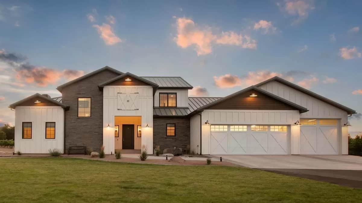 Check Out the Striking Barn-Style Doors on This Modern Farmhouse
