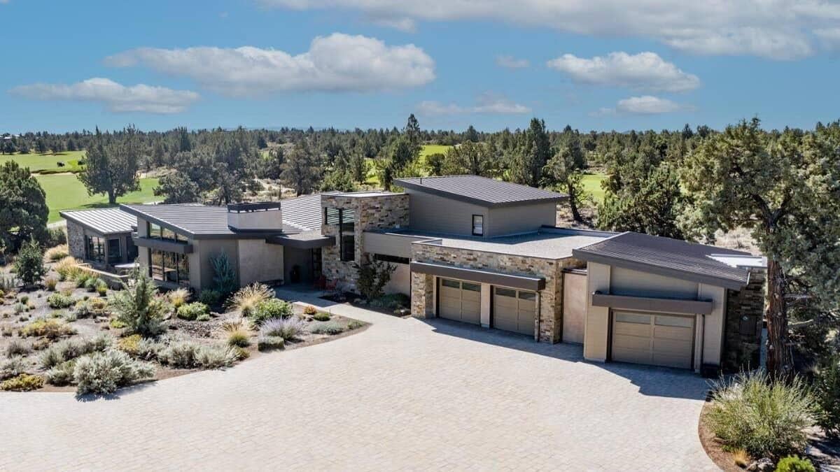 Modern Desert Oasis with Expansive Stone Facade