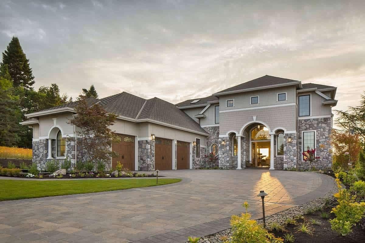 Grand Entrance with Stone Facade: A Blend of Elegance and Strength