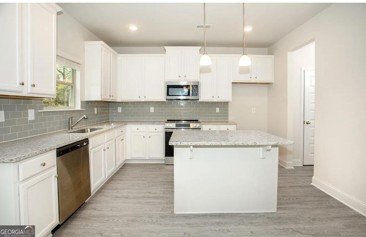 4-Bedroom Craftsman Home with Two-Story Foyer and Covered Back Patio (2,008 Sq. Ft. Floor Plan)