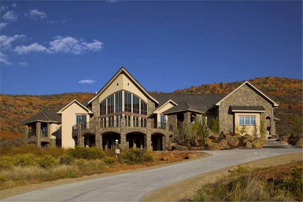Check Out This Striking Stone Facade in a Desert Setting