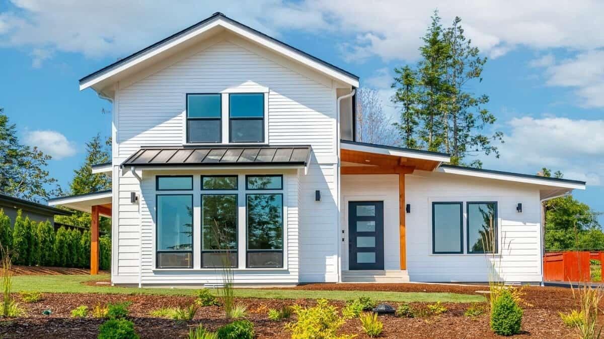 Modern Farmhouse with Striking Black Window Frames