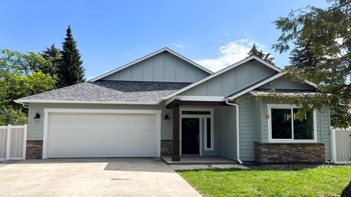 Simple Front Porch Adds Character to This Modern Ranch Home