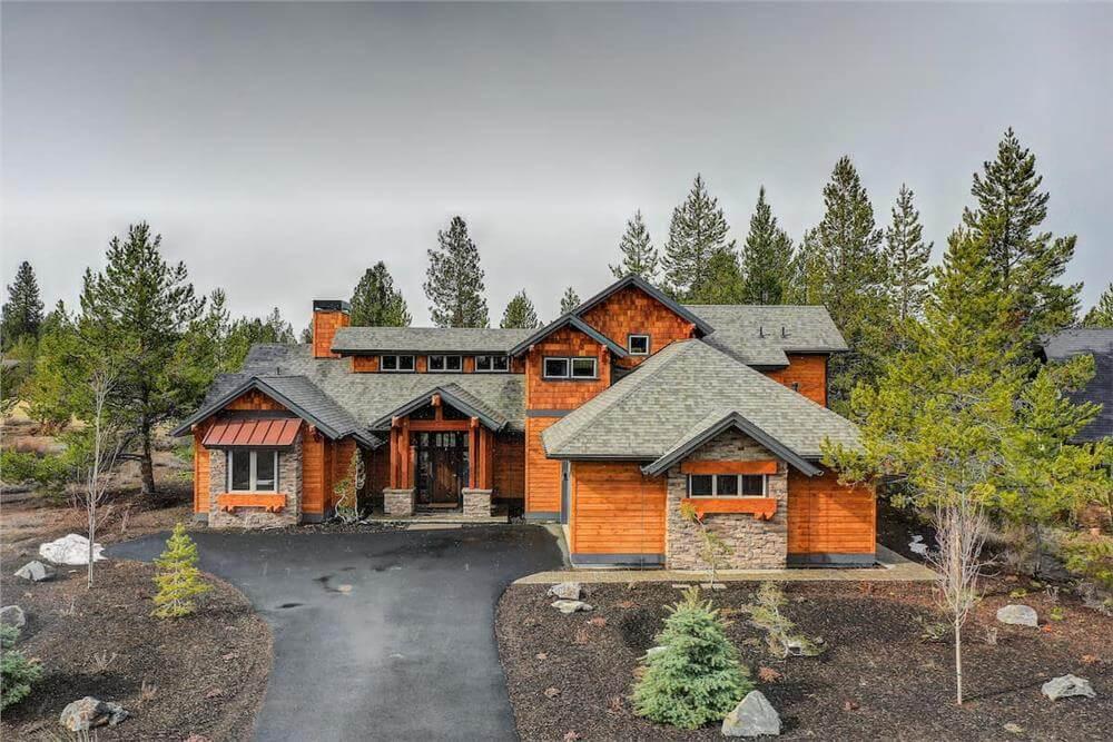 Rustic Mountain Retreat with a Striking Stone Facade