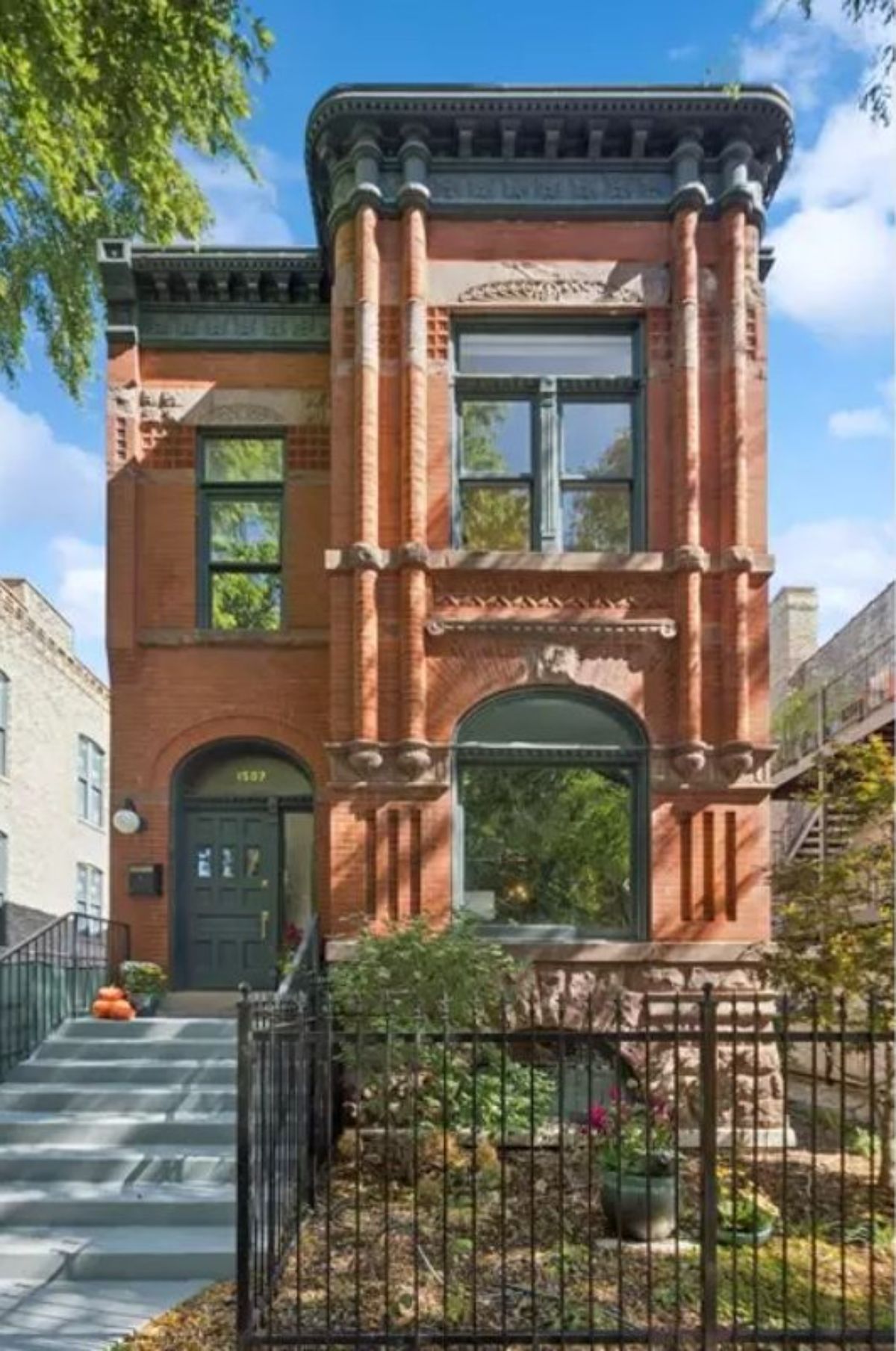 Listed for $2,499,000, this 4,605 sq ft, five-bedroom, four-and-a-half-bathroom home in Wicker Park was originally built in 1889 and underwent a full renovation in 2018.