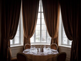 Dine with a View—15 Gorgeous Bay Window Dining Room Ideas – Home ...