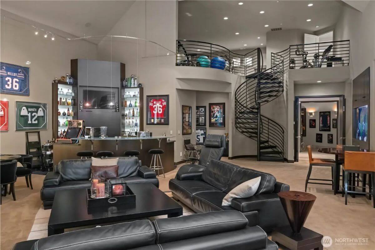 Entertainment Room