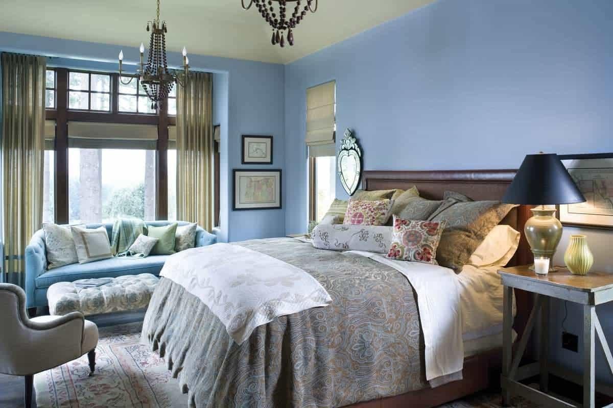 Look at the Vintage Chandelier in This Serene Bedroom