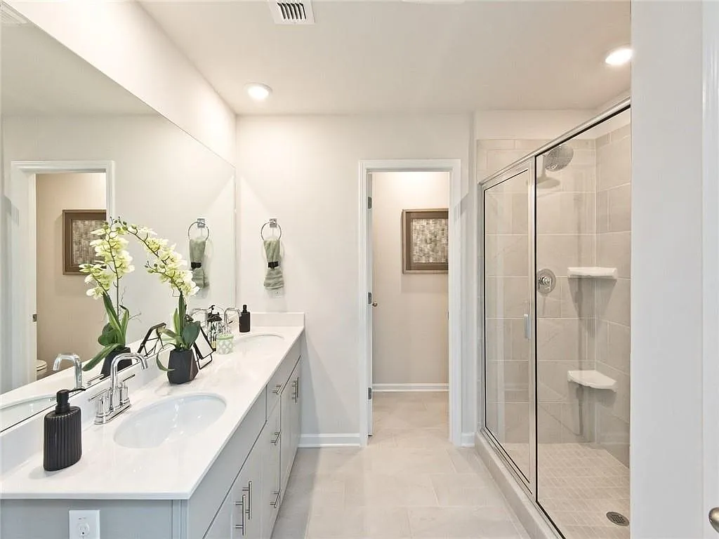 Traditional-Style 5-Bedroom Home with Loft and Unfinished Basement (2,674 Sq. Ft. Floor Plan)