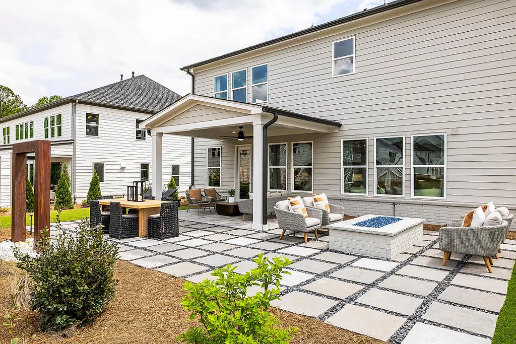 Farmhouse-Style 5-Bedroom The Wiueca Home with Loft and Two-Story Foyer (3,599 Sq. Ft. Floor Plan)