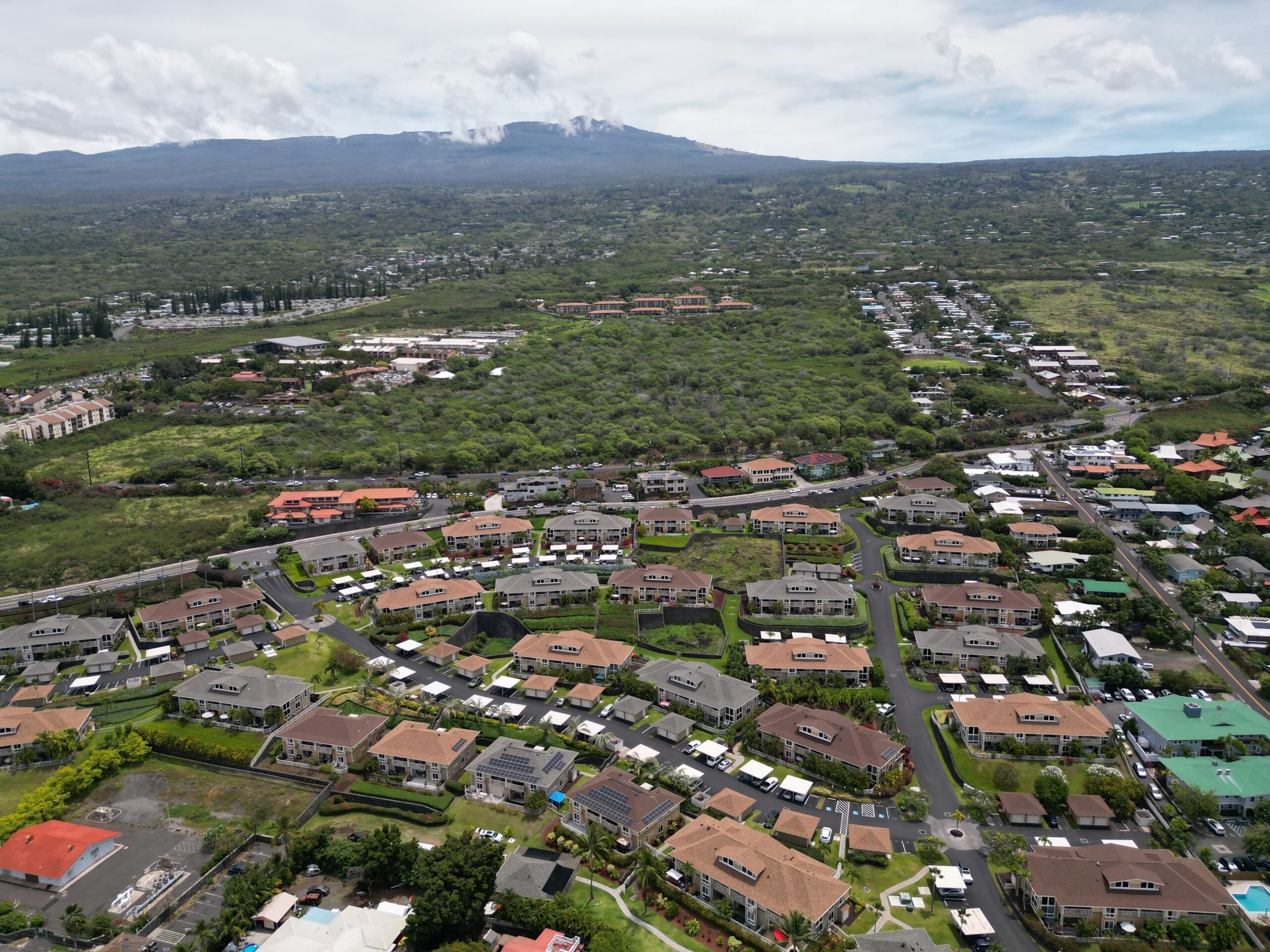 19 Small Volcanic Towns on Hawaii’s Big Island Living on the Edge Between Fire and Sea