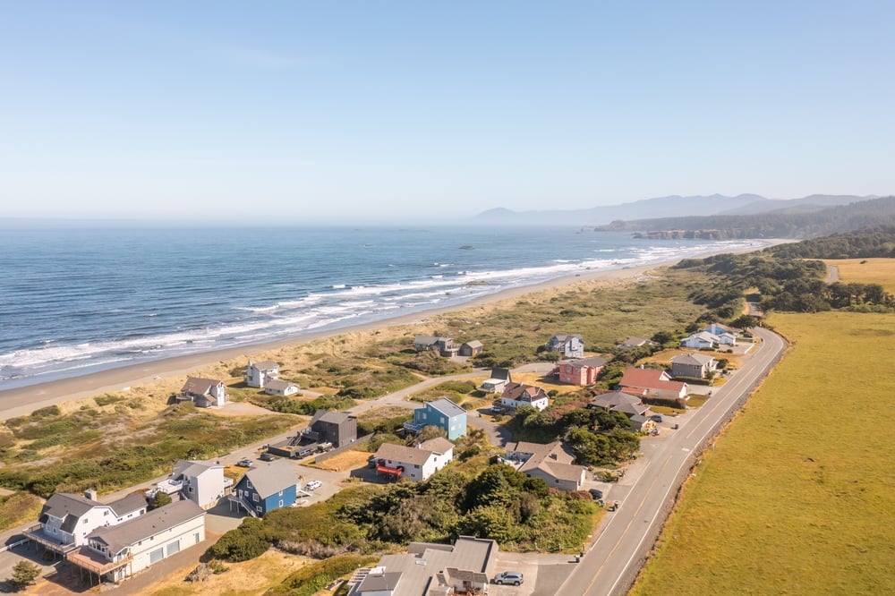 10 Secluded Neighborhoods in the Pacific Northwest with Room to Grow Off the Grid