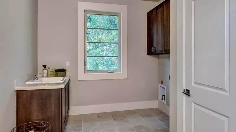 Explore the Efficient Simplicity of This Laundry Room