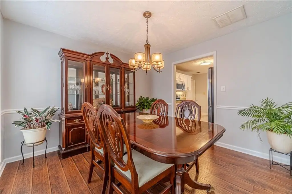 Traditional-Style 4-Bedroom Home with Two-Story Foyer and Covered Back Patio (3,310 S. Ft. Floor Plan)