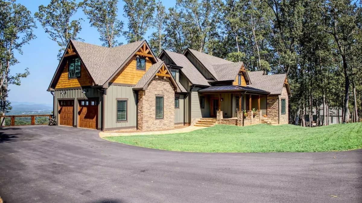 Craftsman Elegance with Bold Timber Accents and Stone Detailing