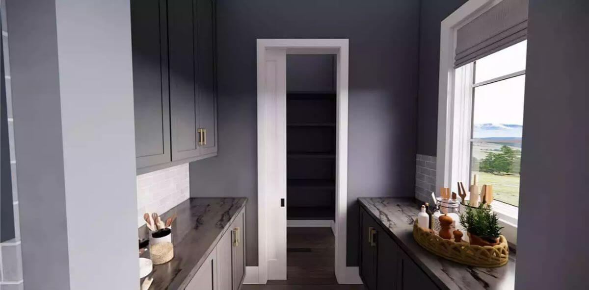 Walk-in Pantry