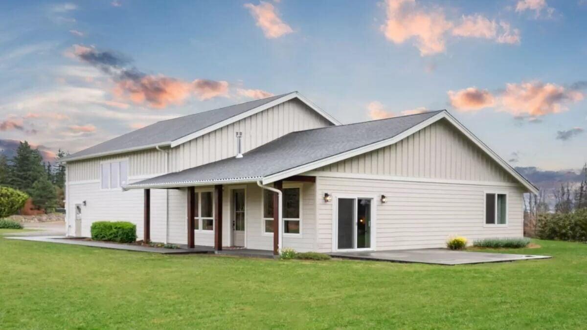 Check Out the Simple Elegance of This Gabled Roof Design