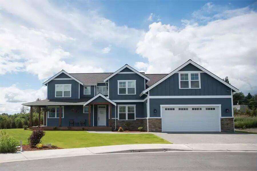 Classic Craftsman Facade with a Spacious Front Porch