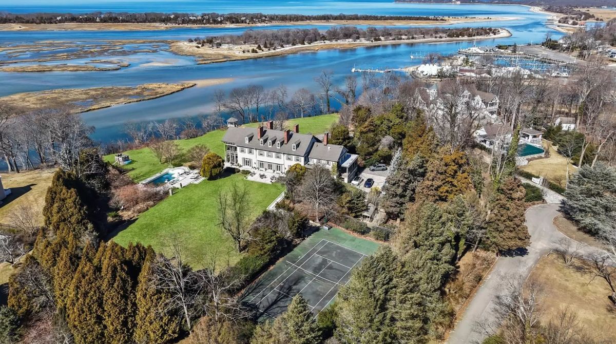 All this for $4,999,999 in Saint James. Originally built for the Astor family in 1906,