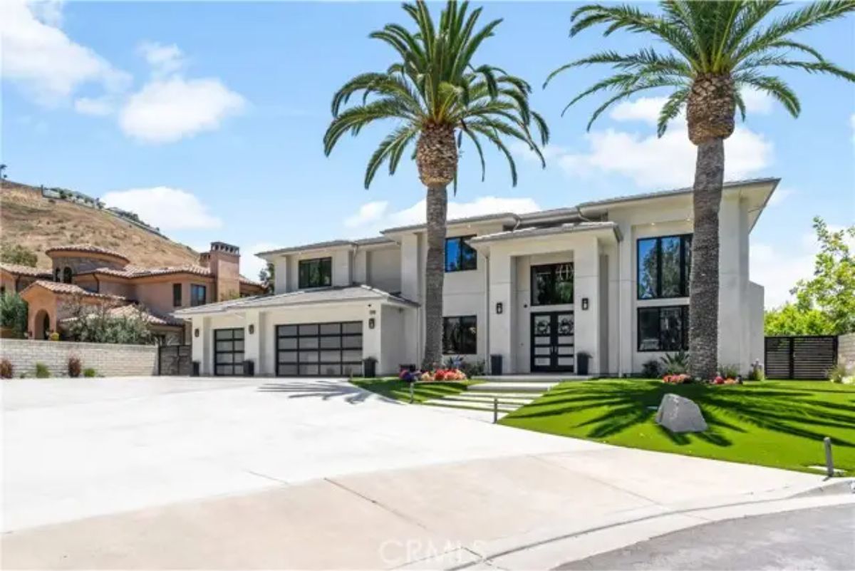 In Yorba Linda, $5,000,000 will get you this property. Built in 2020, this 4,763 sq ft home offers 5 bedrooms, 7 bathrooms,
