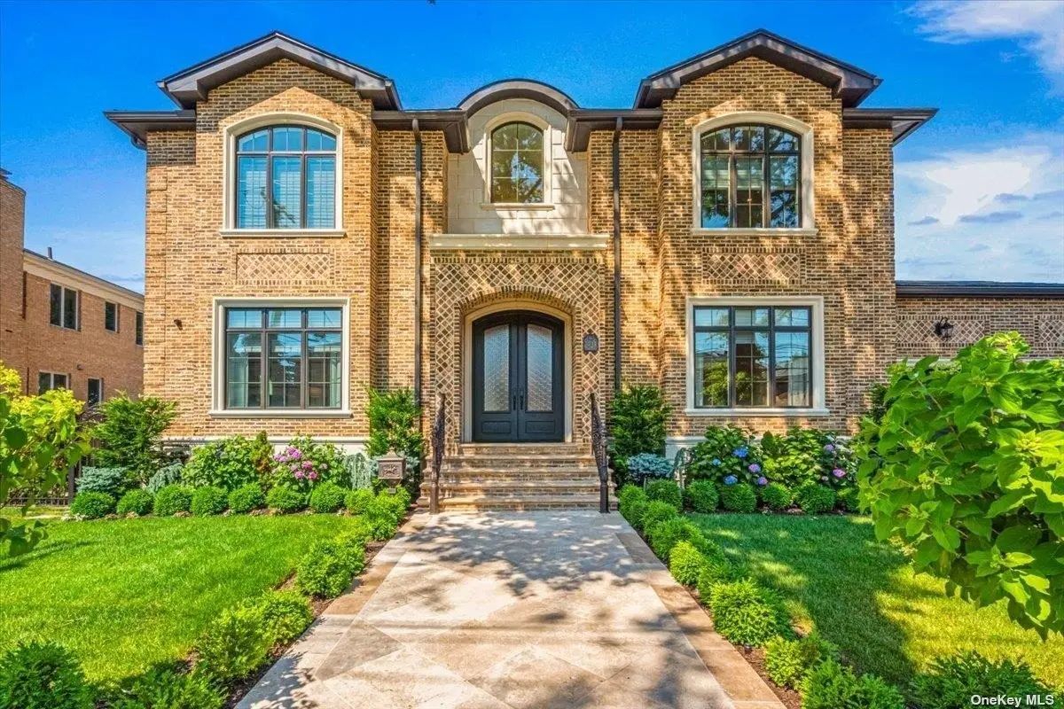 In Bayside, $4,999,999 will get you this property. This 5,193 sq. ft. home offers 4 bedrooms and 6 bathrooms,