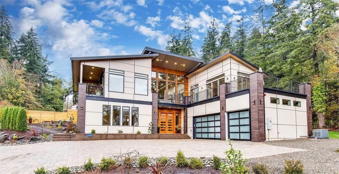Check Out the Sleek Modern Lines of This Contemporary Facade