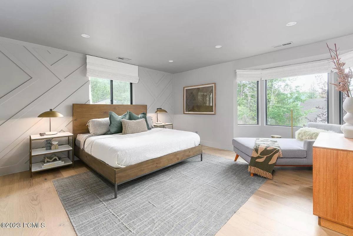 Modern Bedroom with Intriguing Geometric Wall Paneling