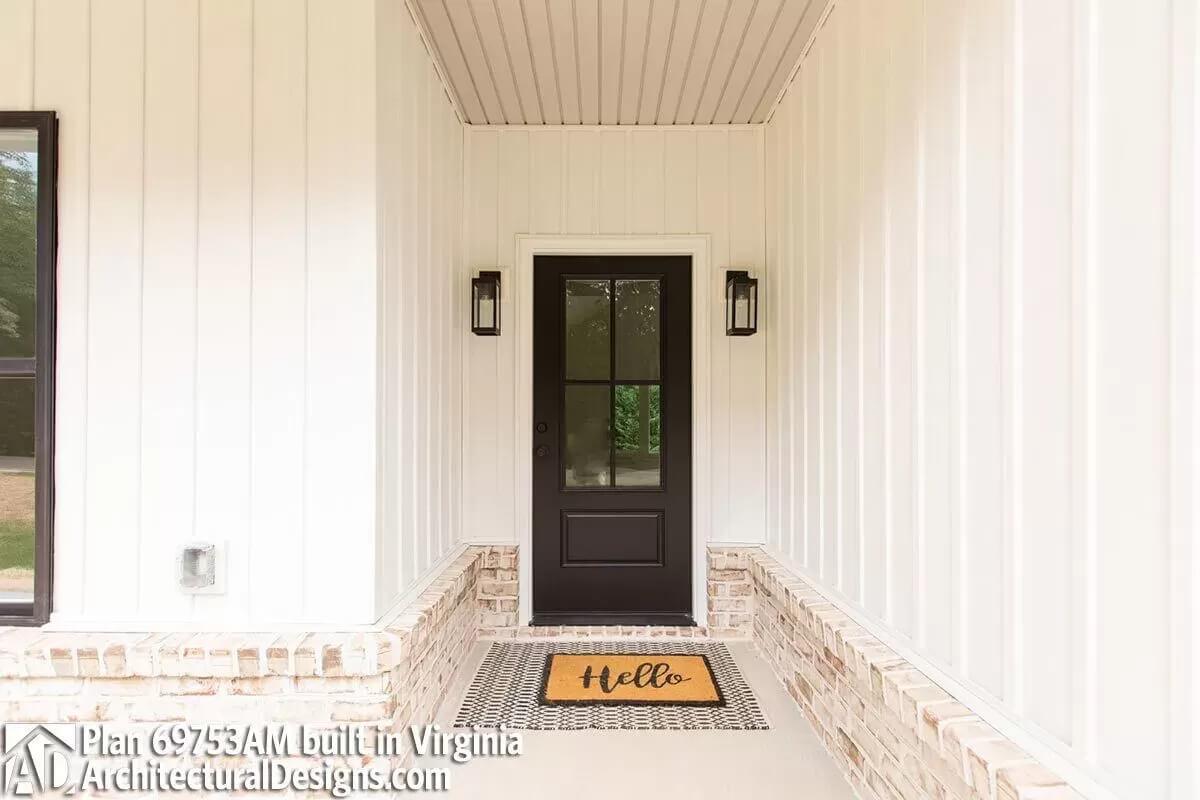 Step into This Modern Farmhouse Entryway with a Touch of Tradition