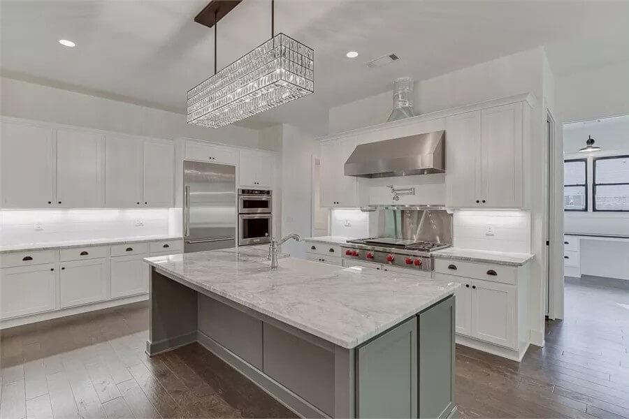 Wow, Check Out That Sparkling Pendant in This Sleek Kitchen