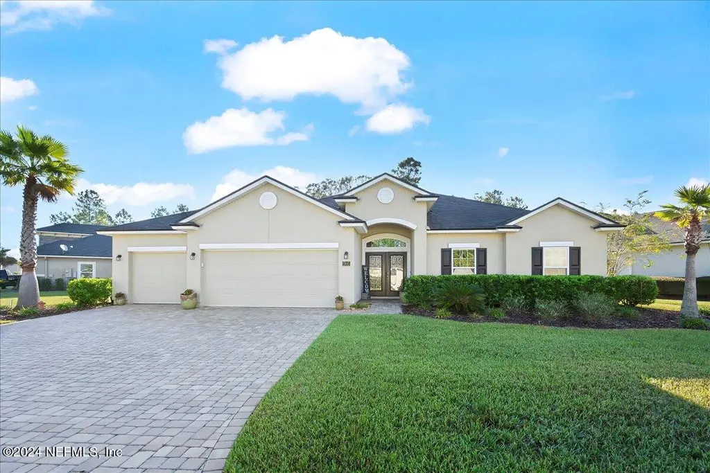 Traditional 5-Bedroom with Open-Concept Layout and Screened-in Pool (2,319 Sq. Ft. Floor Plan) 