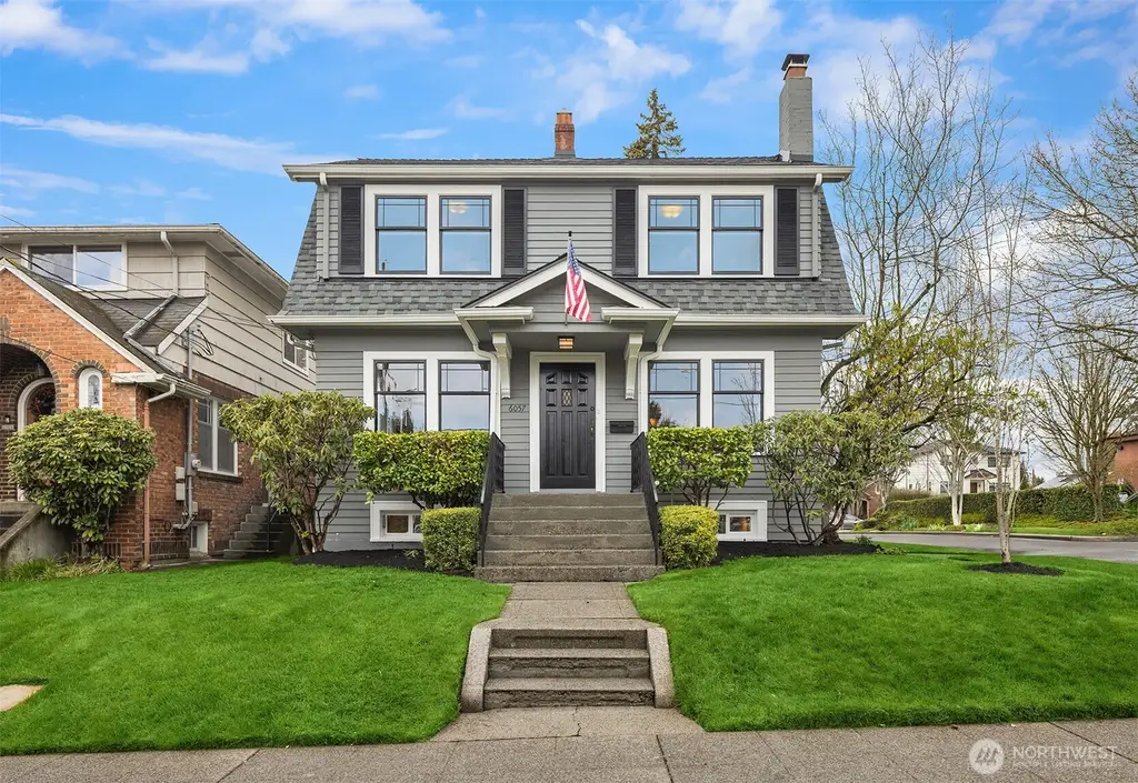 Colonial-Style 4-Bedroom Home for a Corner Lot with Bonus Room and Detached Single Garage (2,788 Sq. Ft. Floor Plan)