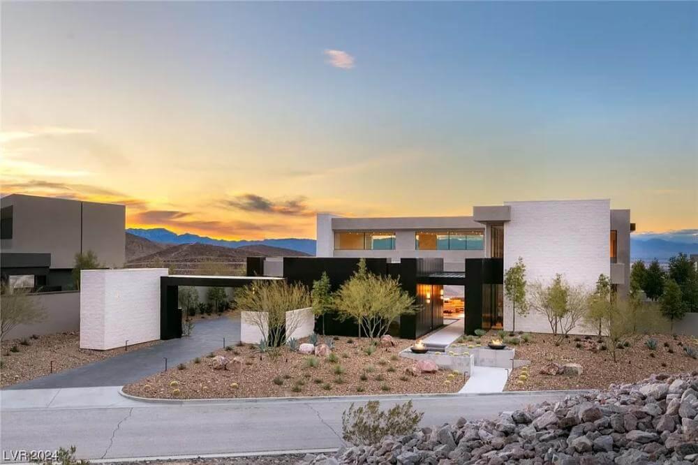 Stunning Minimalist Home with Bold Geometric Lines