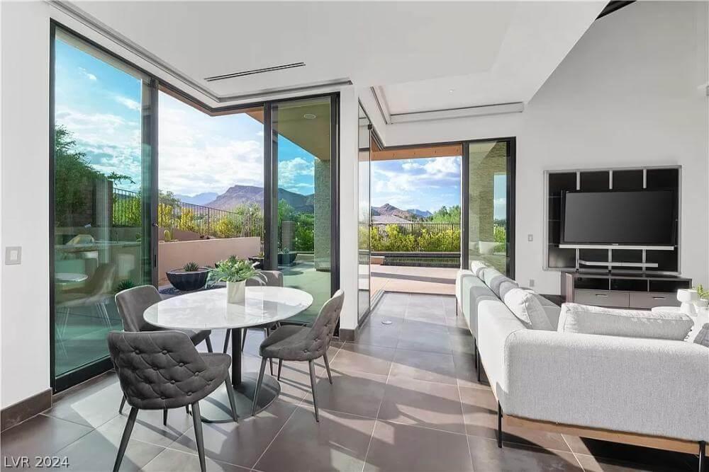 Wow, Those Floor-to-Ceiling Windows Bring the Outside In